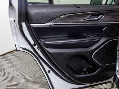 Used 2022 Jeep Grand Cherokee Limited 4xe w/ Luxury Tech Group II image 43