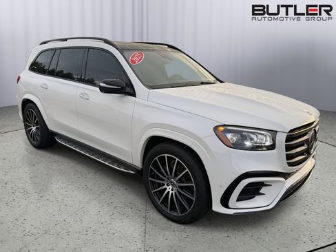 Used 2025 Mercedes-Benz GLS 450 4MATIC image 10