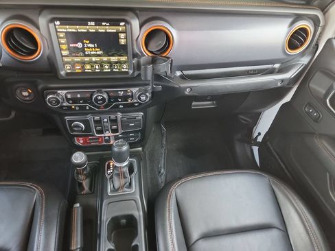 Used 2023 Jeep Gladiator Mojave w/ Cold Weather Group AWD/4WD image 18