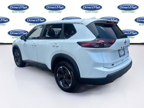 Used 2024 Nissan Rogue SV FWD image 5