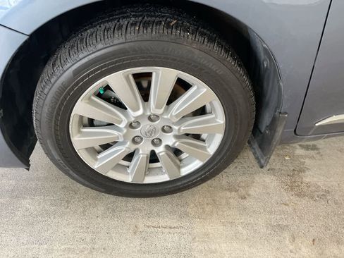 Used 2017 Toyota Sienna Limited Premium image 10