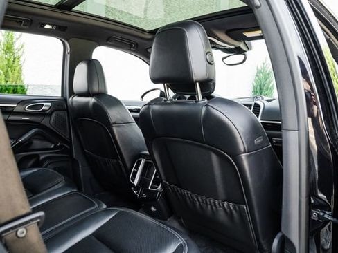Used 2015 Porsche Cayenne S image 75