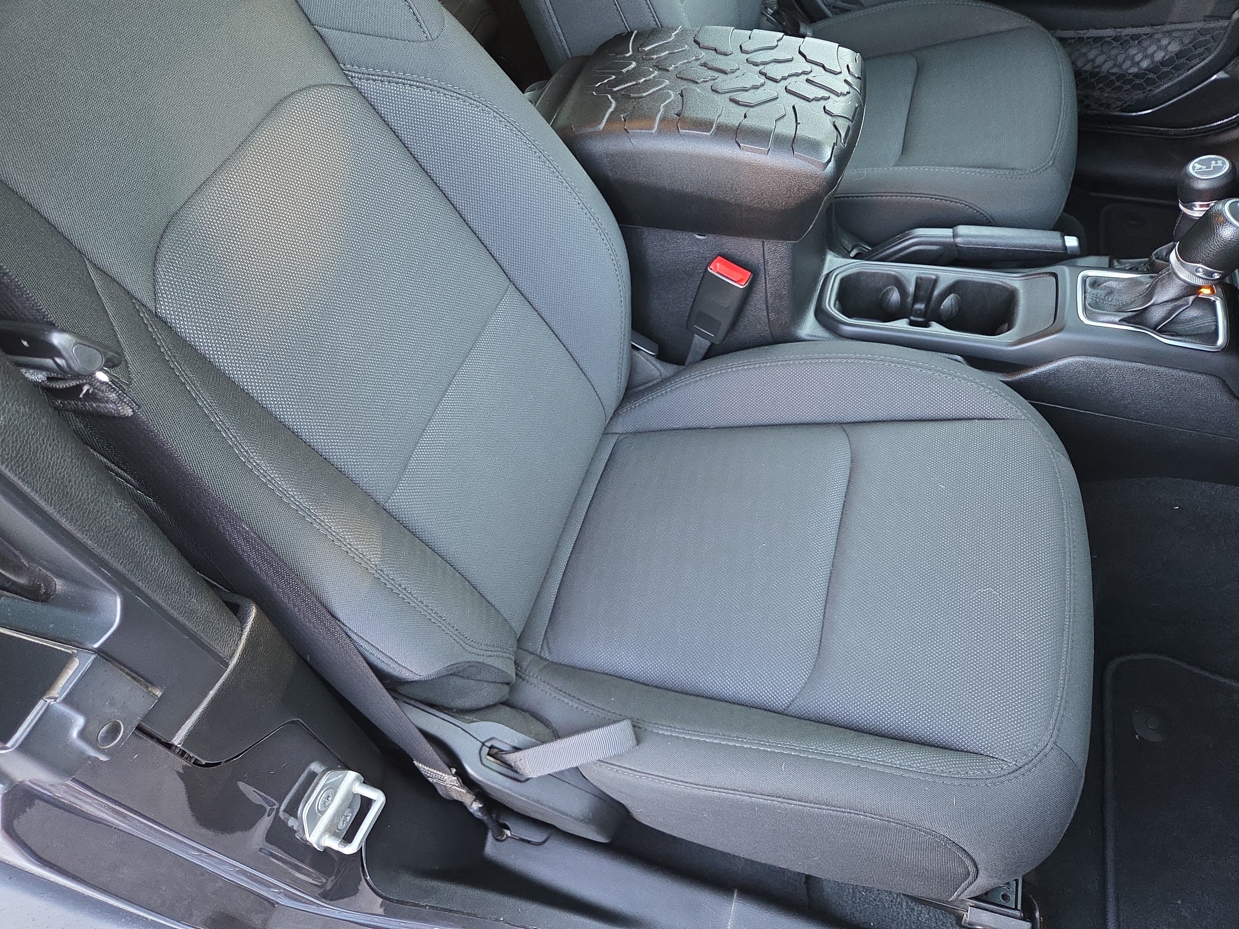 Certified 2019 Jeep Wrangler Sport AWD/4WD image 17
