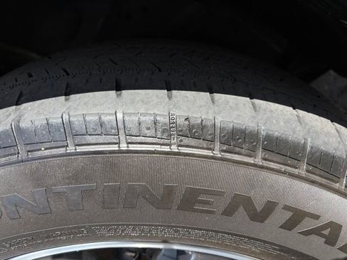 Used 2019 INFINITI QX60 Luxe w/ Essential Package image 28