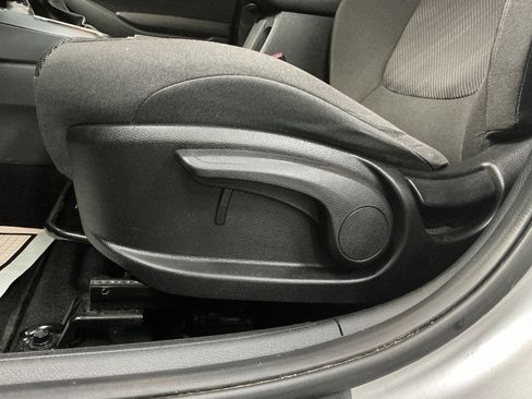 Used 2021 Kia Seltos LX image 11