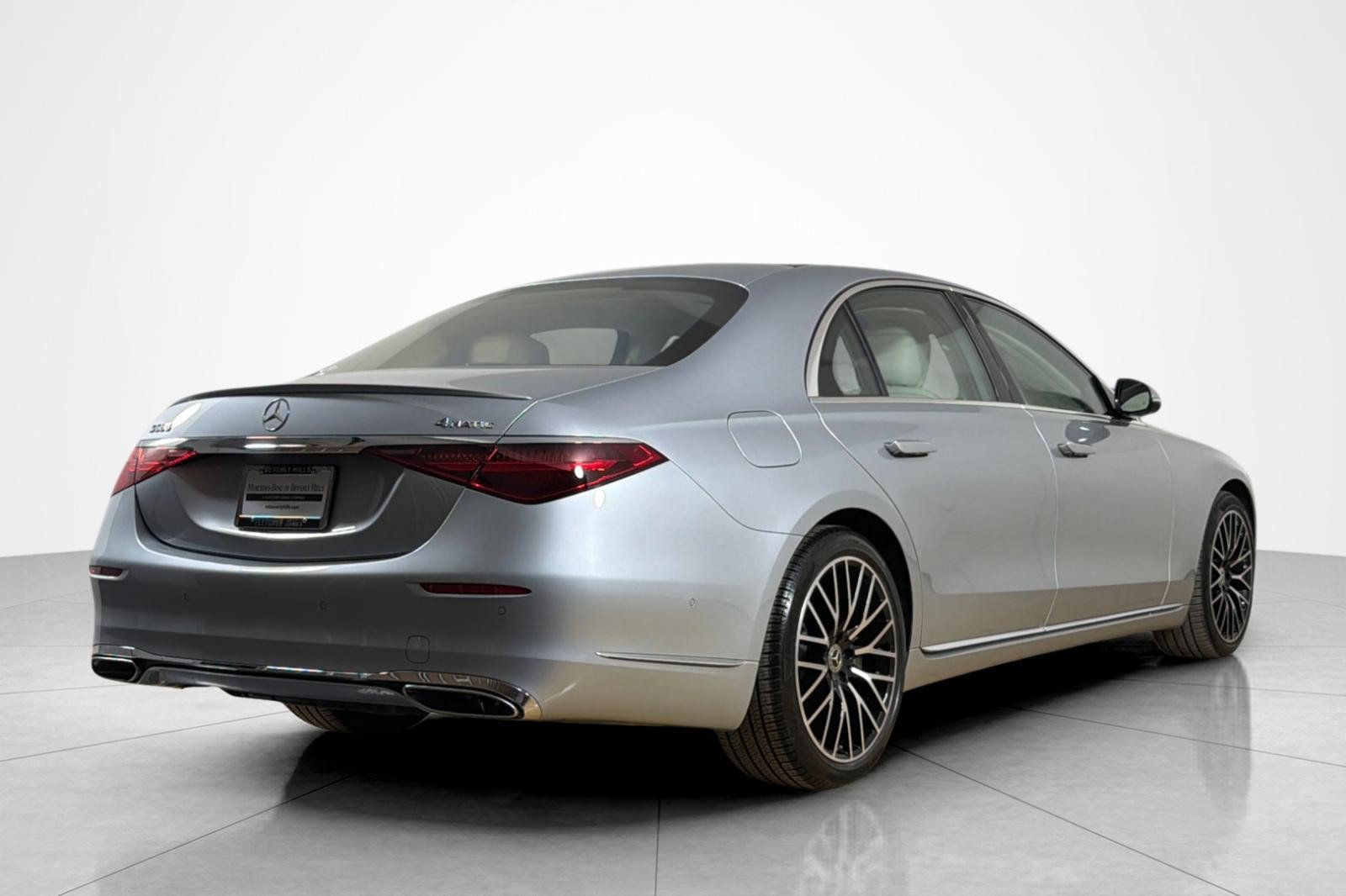 Used 2024 Mercedes-Benz S 580 4MATIC Sedan image 5