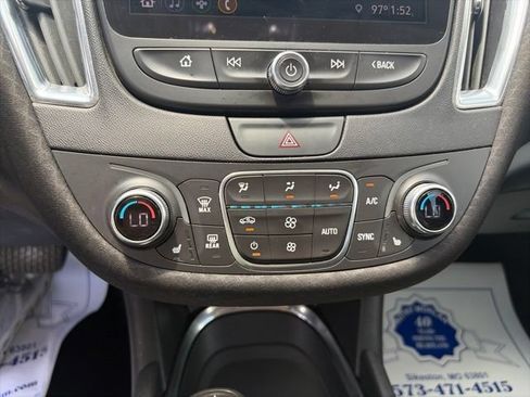 Used 2019 Chevrolet Malibu LT FWD image 23