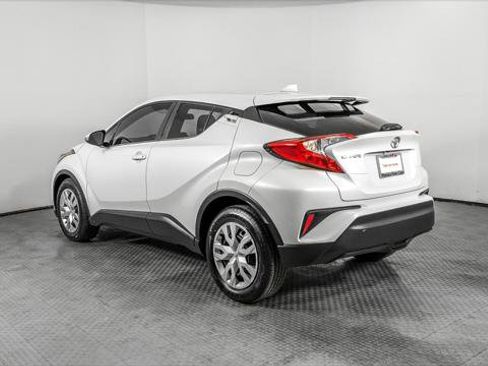 Used 2020 Toyota C-HR LE image 4