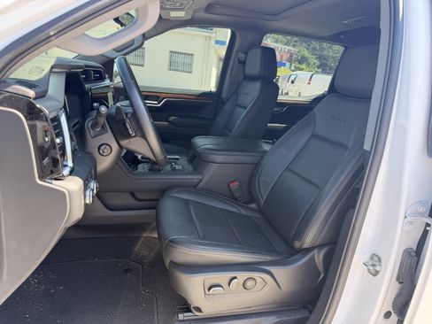 Used 2023 GMC Sierra 1500 Denali w/ Denali Reserve Package AWD/4WD image 12