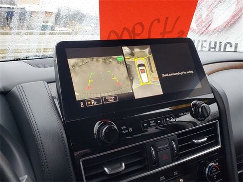 Used 2023 Nissan Armada SL w/ Captain's Chairs Package image 27