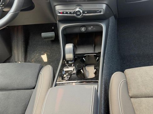 New 2026 Volvo XC40 B5 Ultra w/ Climate Package AWD/4WD image 8