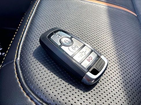 Used 2024 Ford F250 Platinum image 37