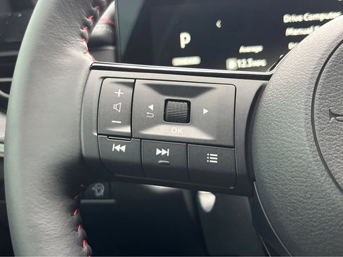 New 2025 Nissan Kicks SR image 18