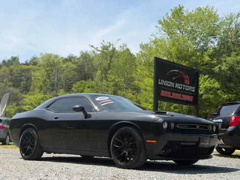 Used 2015 Dodge Challenger SXT Plus w/ Driver Convenience Group RWD image 1