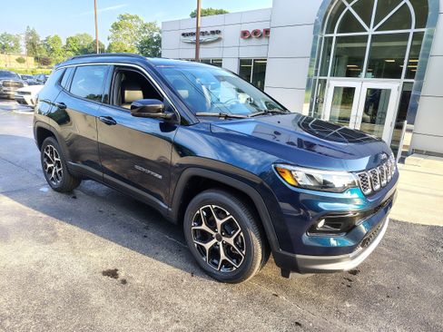 New 2026 Jeep Compass Limited AWD/4WD image 2