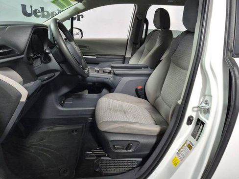 Certified 2023 Toyota Sienna LE FWD image 9