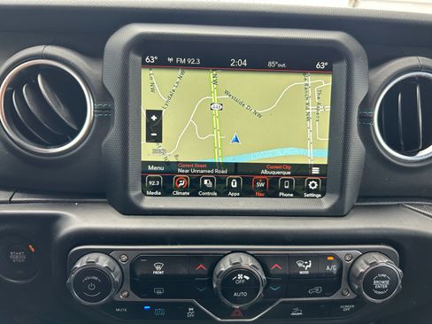 Used 2023 Jeep Wrangler Unlimited Rubicon 4xe AWD/4WD image 27