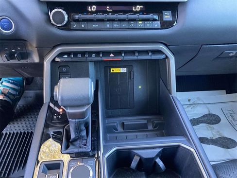 Used 2024 Toyota Tundra Limited image 16