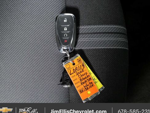 Used 2025 Chevrolet Blazer LT image 23