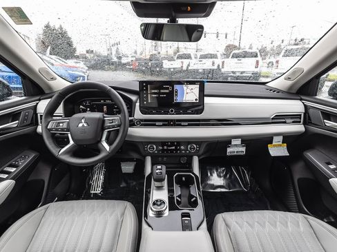 New 2026 Mitsubishi Outlander SEL image 23