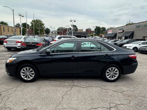 Used 2015 Toyota Camry LE FWD image 5