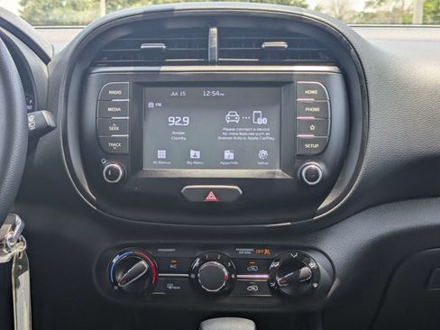 Used 2020 Kia Soul LX FWD image 20