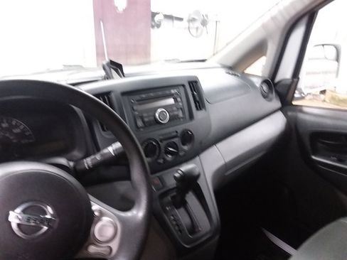 Used 2015 Nissan NV200 SV w/ Back Door Glass Package image 11