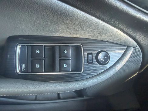 Used 2019 Chevrolet Impala LT FWD image 22