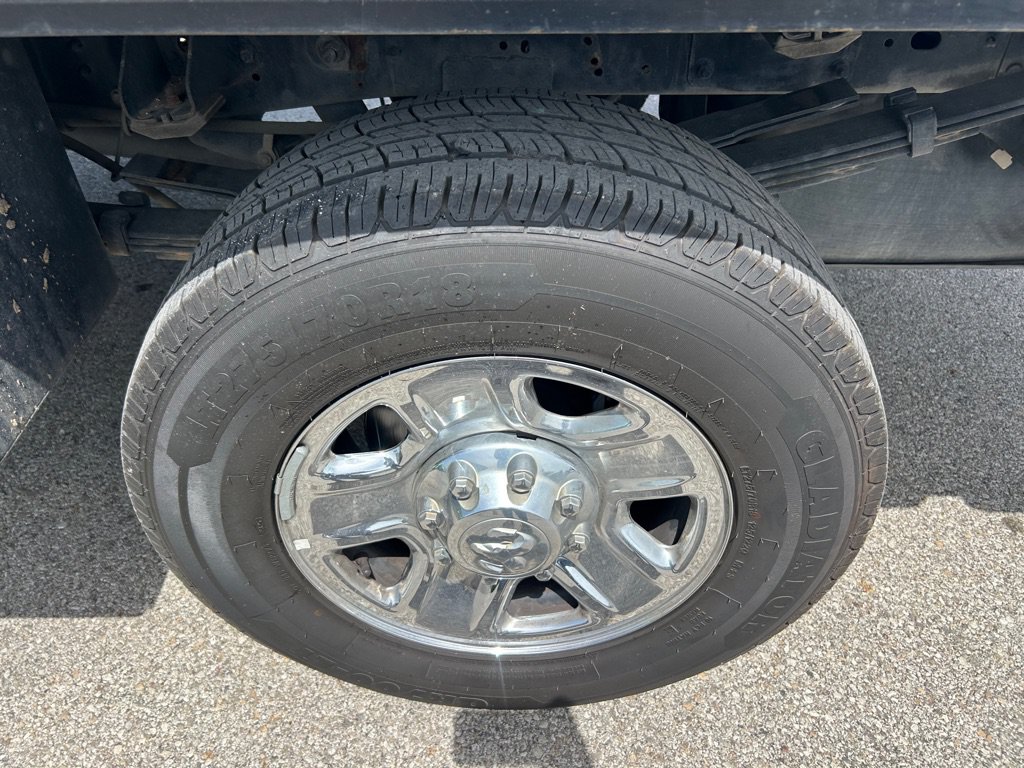 Used 2021 RAM 3500 Tradesman w/ Chrome Appearance Group RWD image 23