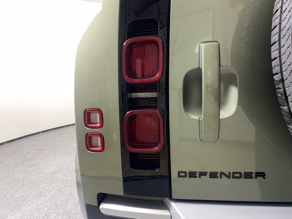 Used 2025 Land Rover Defender 110 S AWD/4WD image 8