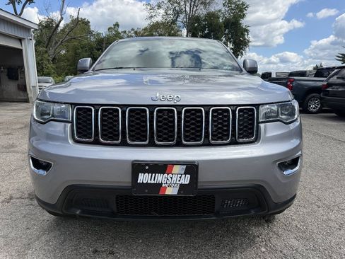 Used 2019 Jeep Grand Cherokee Laredo AWD/4WD image 2