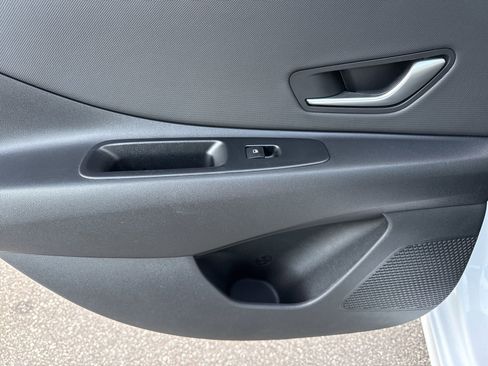 Certified 2024 Hyundai Elantra SEL w/ Convenience Package image 12