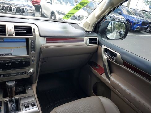 Used 2019 Lexus GX 460 Premium AWD/4WD image 14