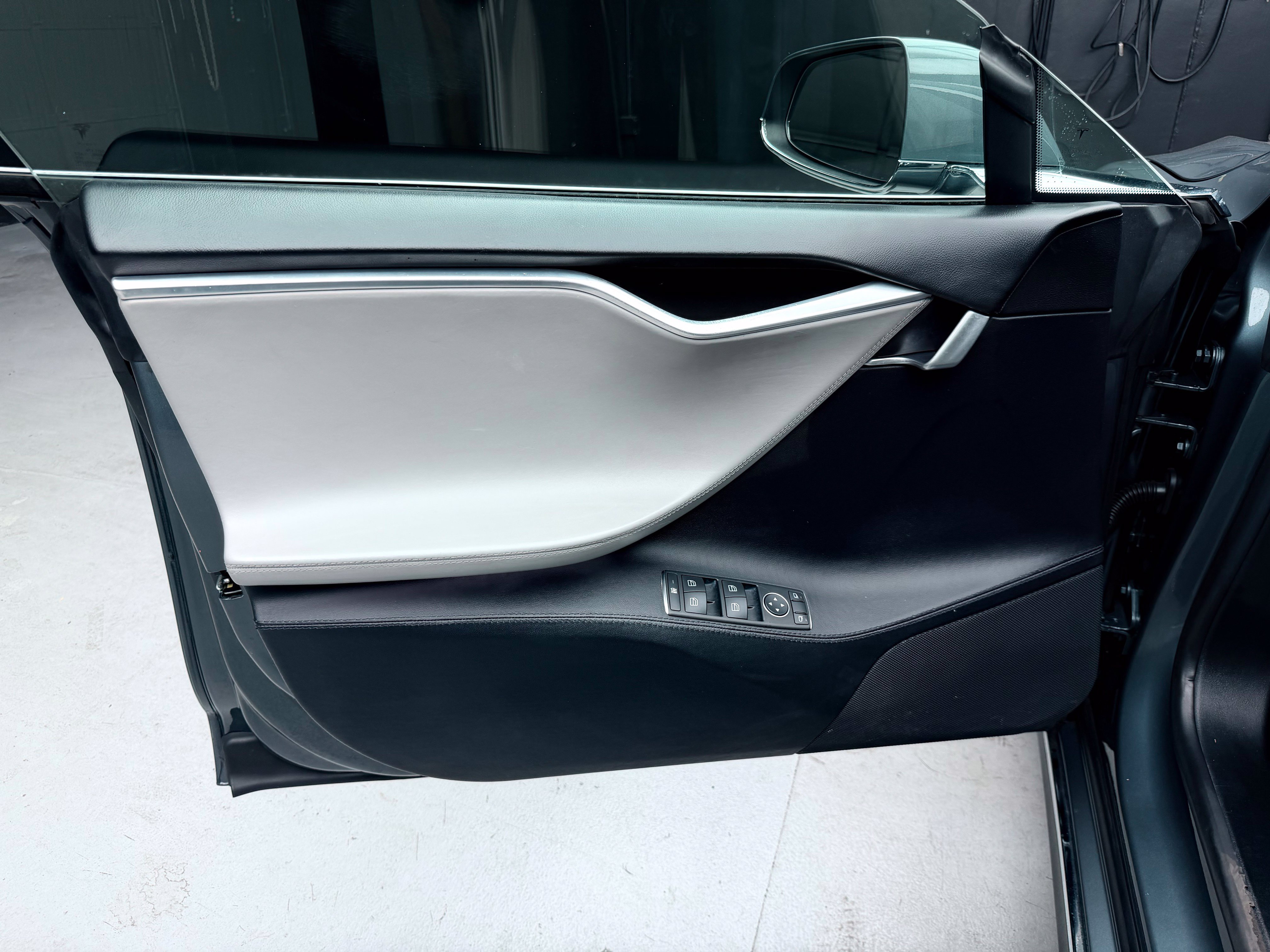 Used 2013 Tesla Model S RWD image 33