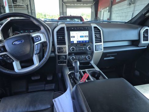 Used 2019 Ford F150 Lariat w/ Equipment Group 502A Luxury AWD/4WD image 13
