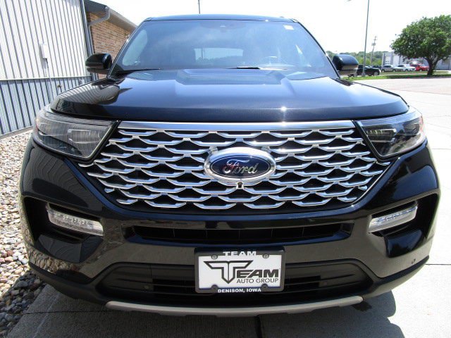 Used 2022 Ford Explorer Platinum w/ Equipment Group 601A AWD/4WD image 2