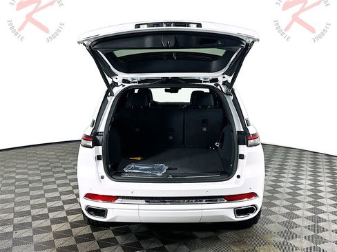 New 2025 Jeep Grand Cherokee Overland image 16