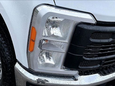 Certified 2023 Ford F250 XL w/ XL Chrome Package AWD/4WD image 30