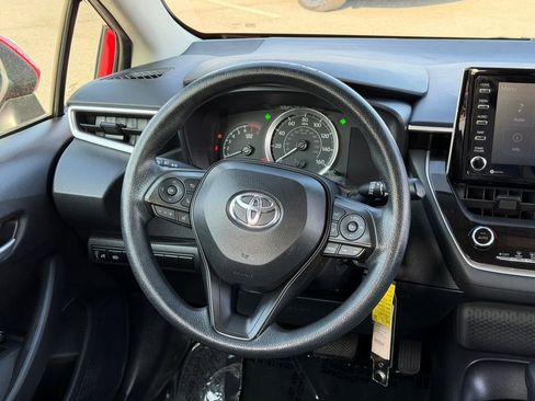 Used 2021 Toyota Corolla LE image 16