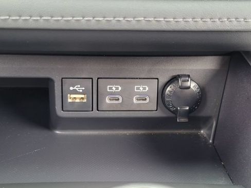 Used 2023 Toyota Highlander XLE FWD image 15