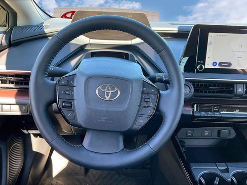 Certified 2025 Toyota Prius SE image 5