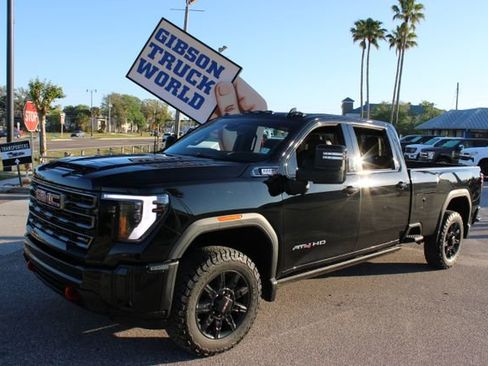 Used 2025 GMC Sierra 2500 AT4 w/ AT4 Premium Plus Package image 1