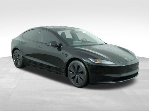 Used 2025 Tesla Model 3 Long Range AWD/4WD image 2