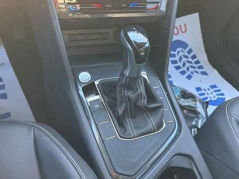 Used 2023 Volkswagen Tiguan SE image 29