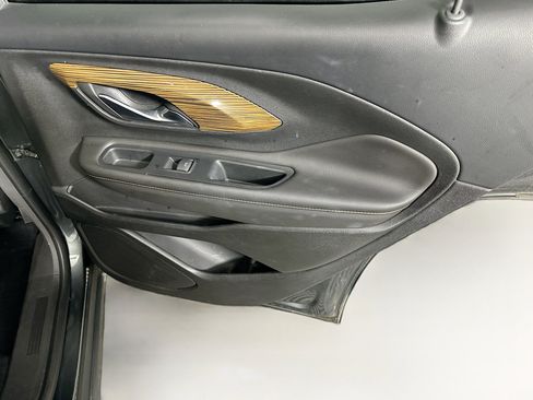 Used 2020 GMC Terrain SLE w/ Driver Convenience Package image 28