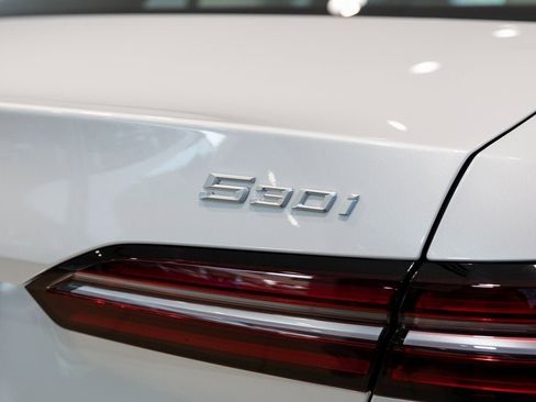 New 2025 BMW 530i xDrive 530i xDrive image 10