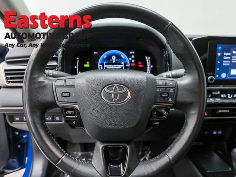 Used 2025 Toyota Camry LE w/ Convenience Package image 10