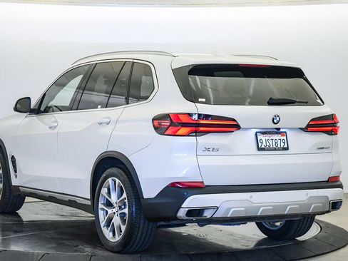 Certified 2024 BMW X5 xDrive40i w/ Parking Assistance Package AWD/4WD image 2