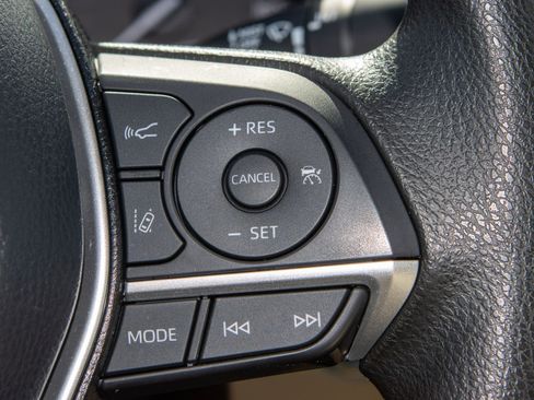 Used 2023 Toyota Camry LE image 27