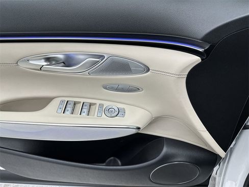 Used 2026 Genesis GV70 2.5T Advanced image 13